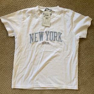 Brandy Melville New York T-shirt (BRAND NEW)